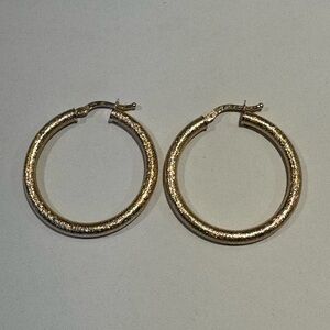 14K GOLD TEXTURED HOOP EARRINGS